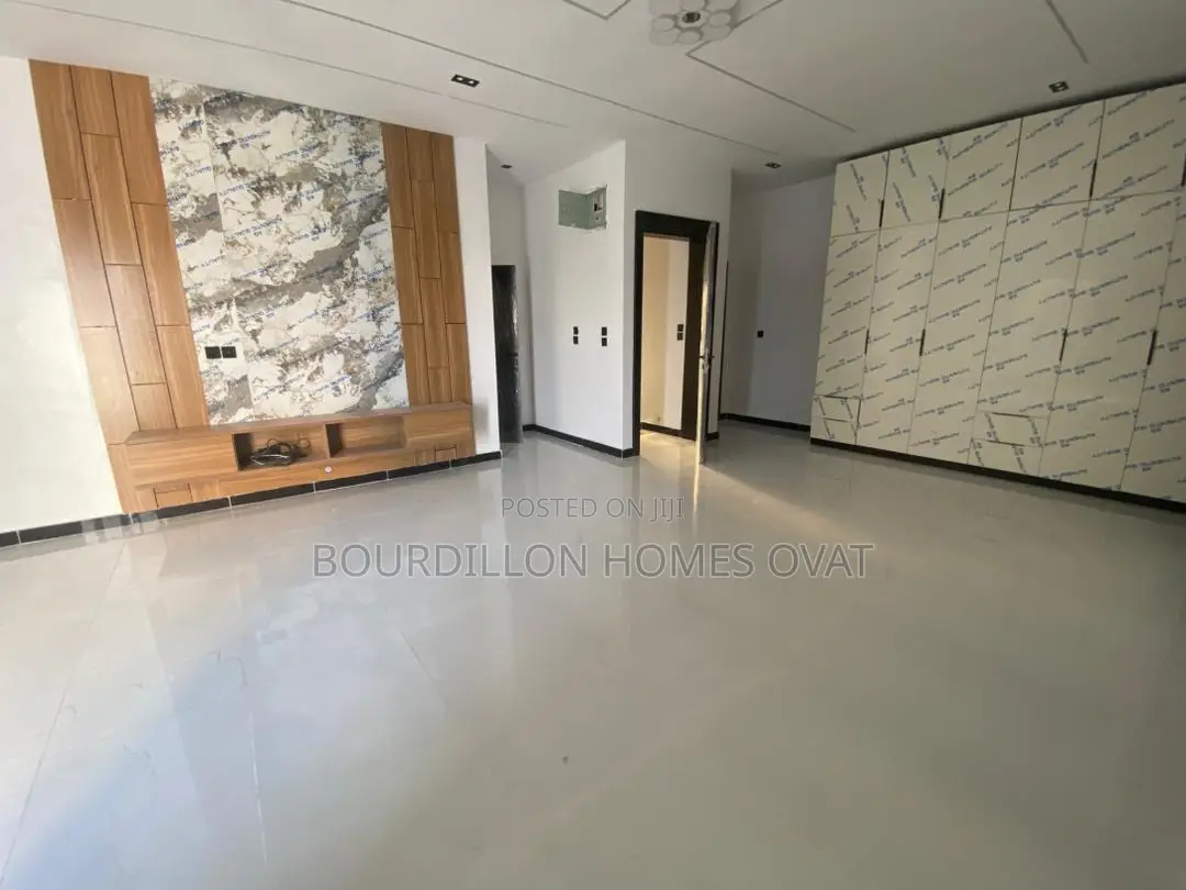 5bdrm Duplex in Ologolo Lekki Lagos for sale