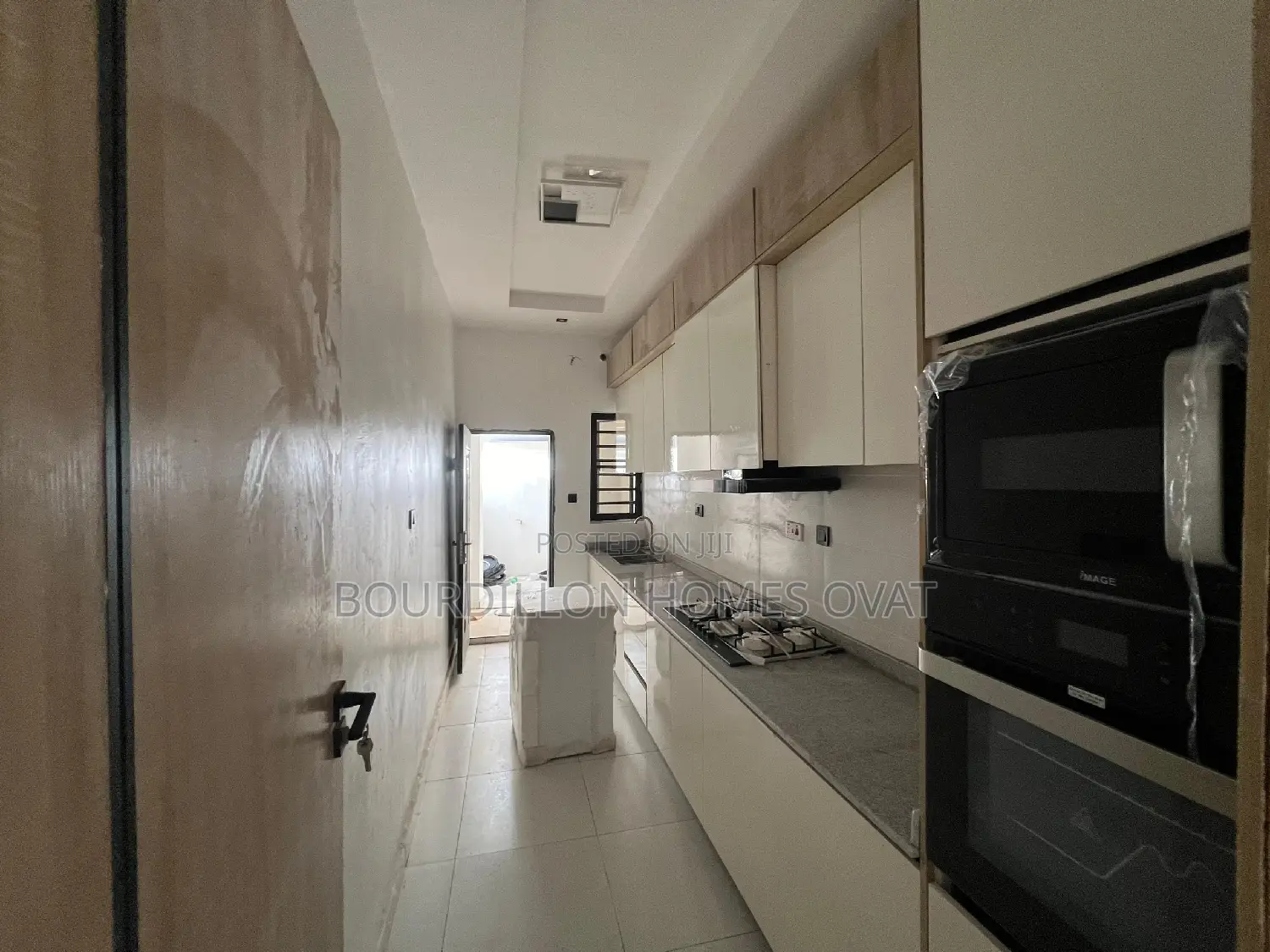 1bdrm Apartment in Ologolo Lekki Lagos for sale