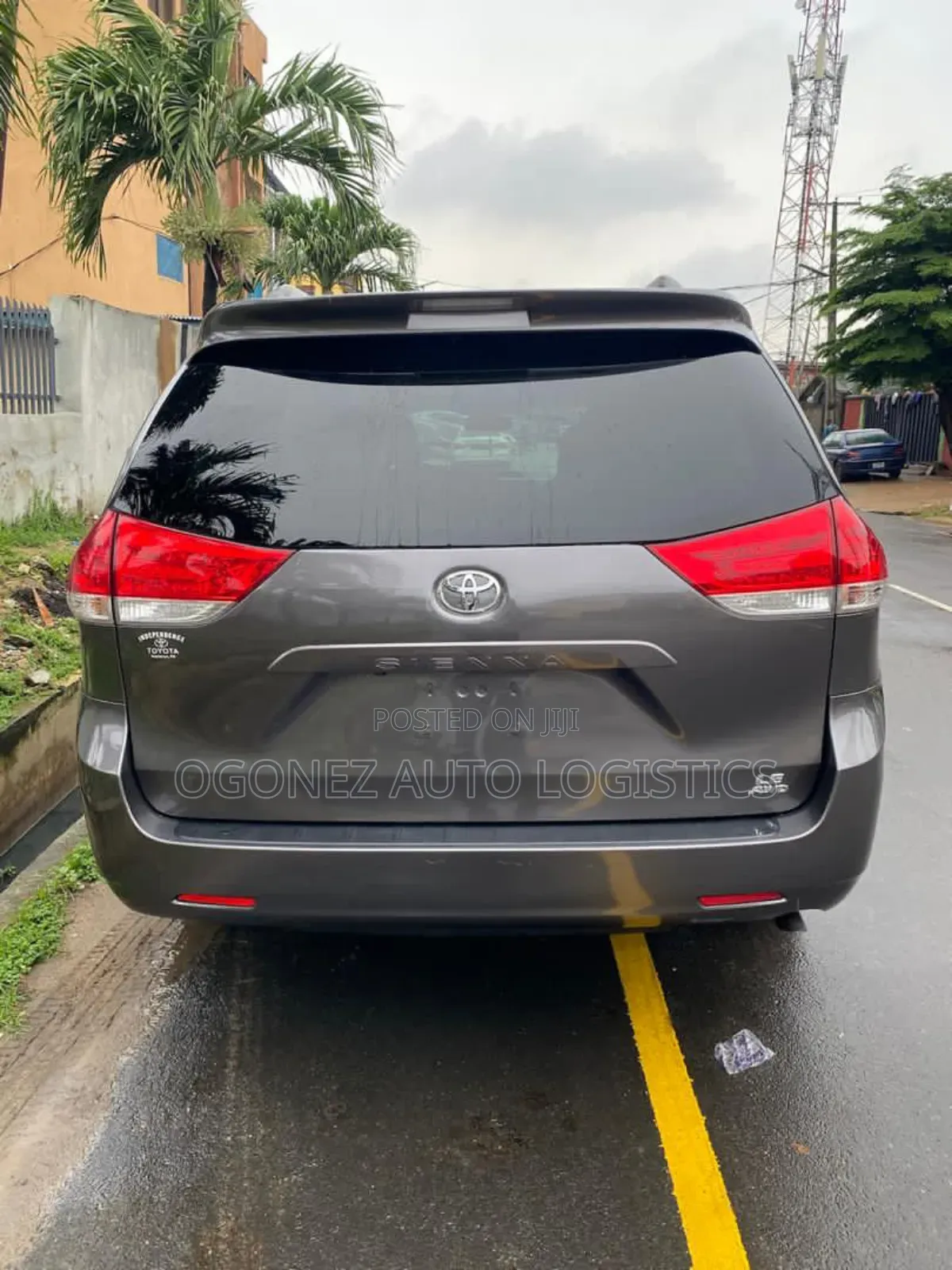 Toyota Sienna LE FWD 8-Passenger 2013 Gray