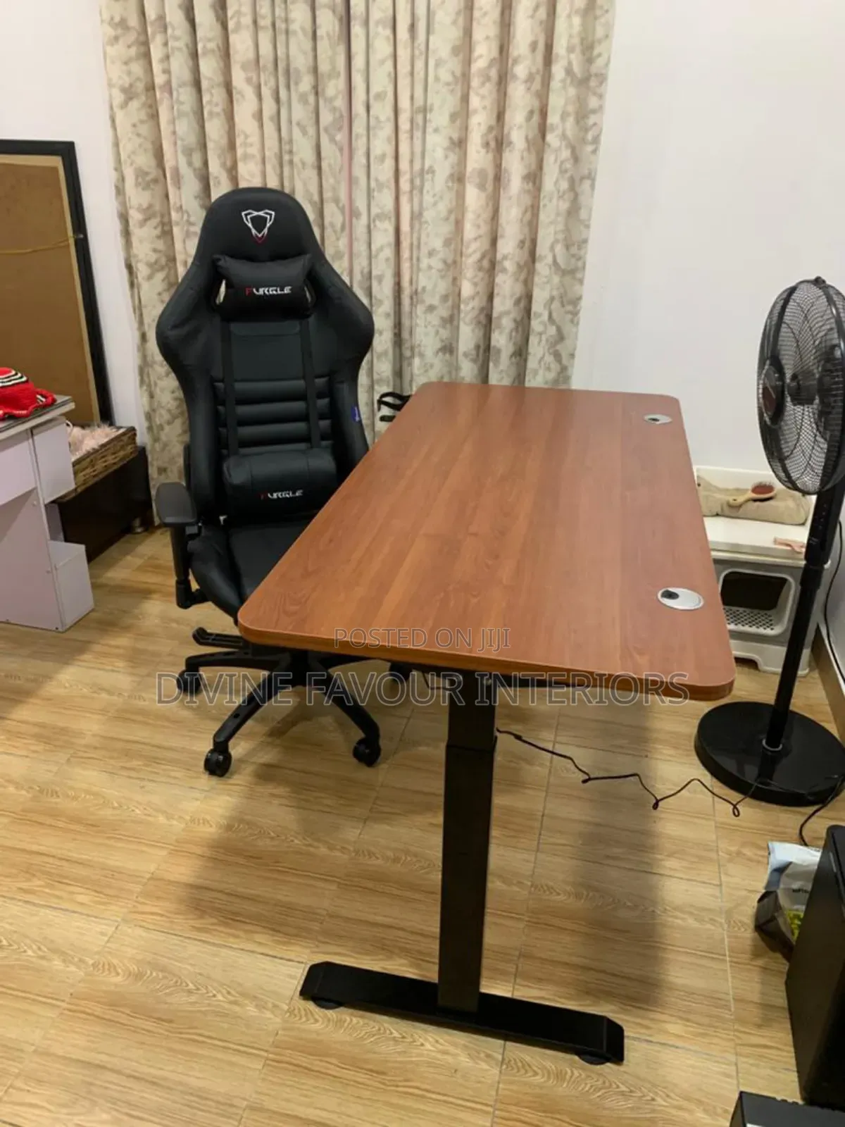 Furgle Chair With Electric Adjustable Desk 1.4m