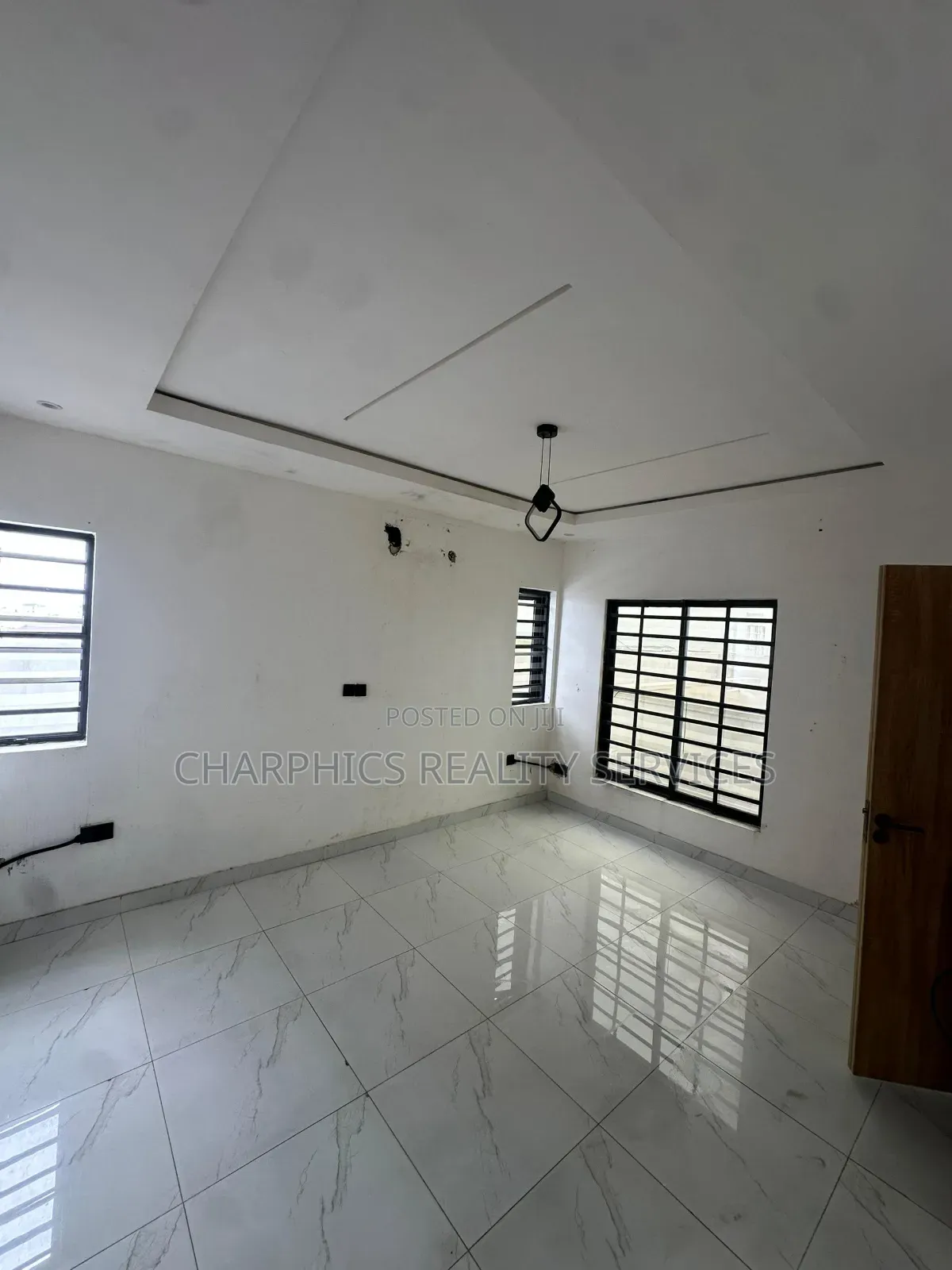 4bdrm Apartment in Lekki Phase 1 for rent