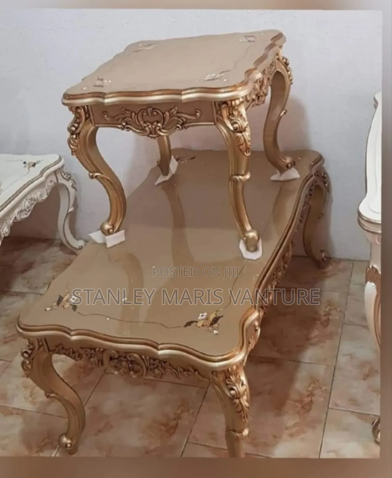 Royal Wooden Center Table With 2 Side Stools