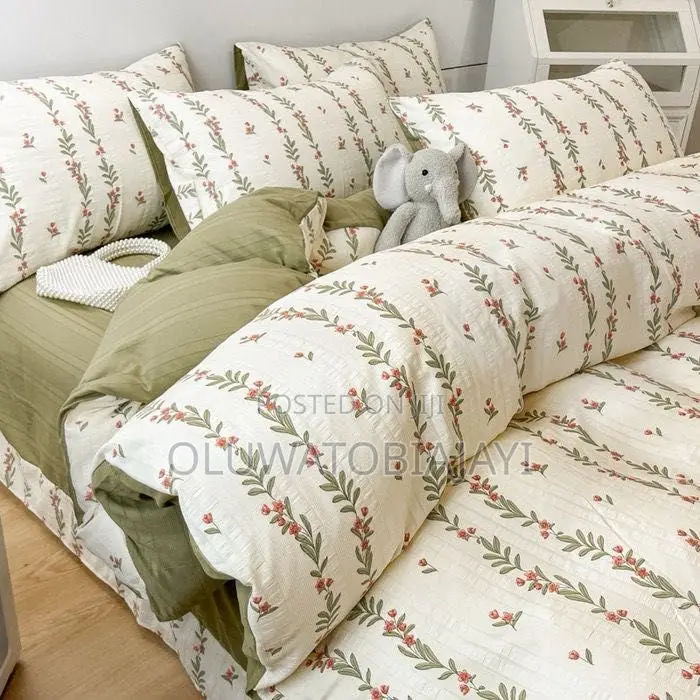 Beautiful Bedset Floral Duvet And Bedsheets