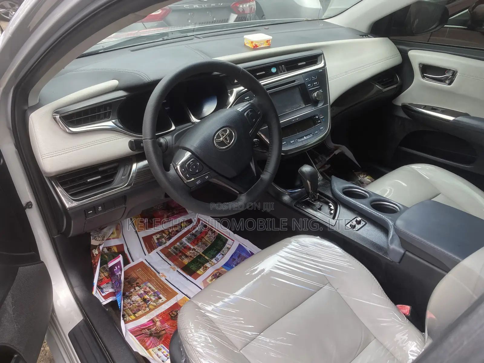 Toyota Avalon XLE Premium Sedan FWD (3.5L 6cyl 6A) 2013 Silver