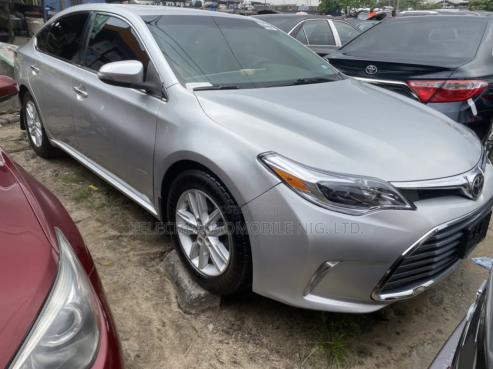 Toyota Avalon XLE Premium Sedan FWD (3.5L 6cyl 6A) 2013 Silver