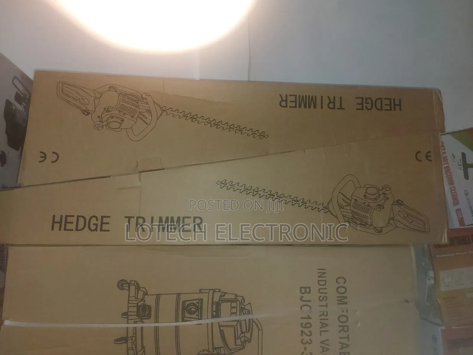  
Powerful Hedge Trimmer Designed for Shaping Cutting Faster