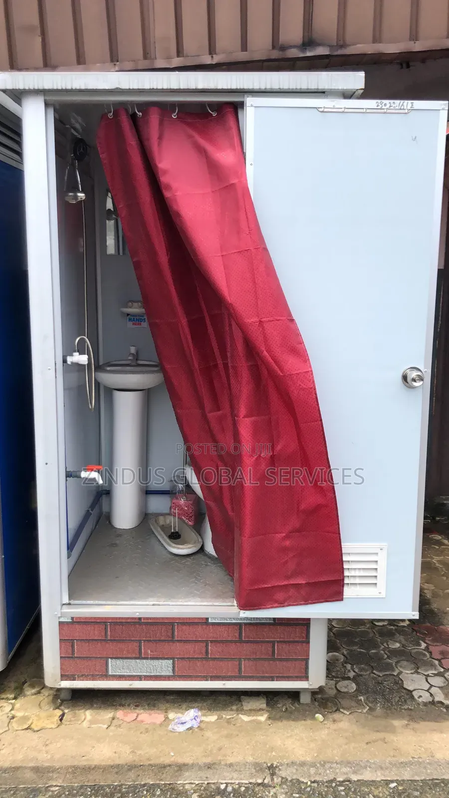 Mobile Toilet (Well Equipped and Decorated)