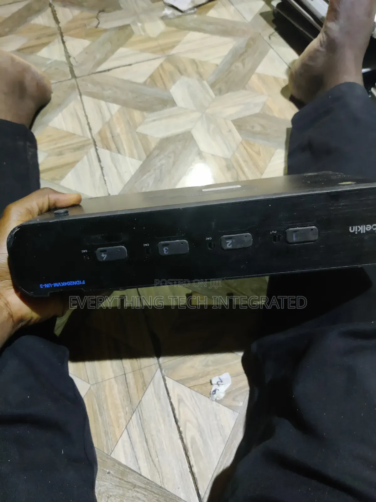 Belkin 2nd Gen Universal Secure 4-Port Dual-Head KVM W/Cac