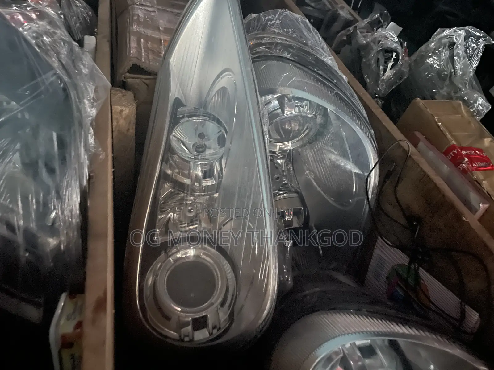 Headlights Porsche Cayenne 2008 Is Available