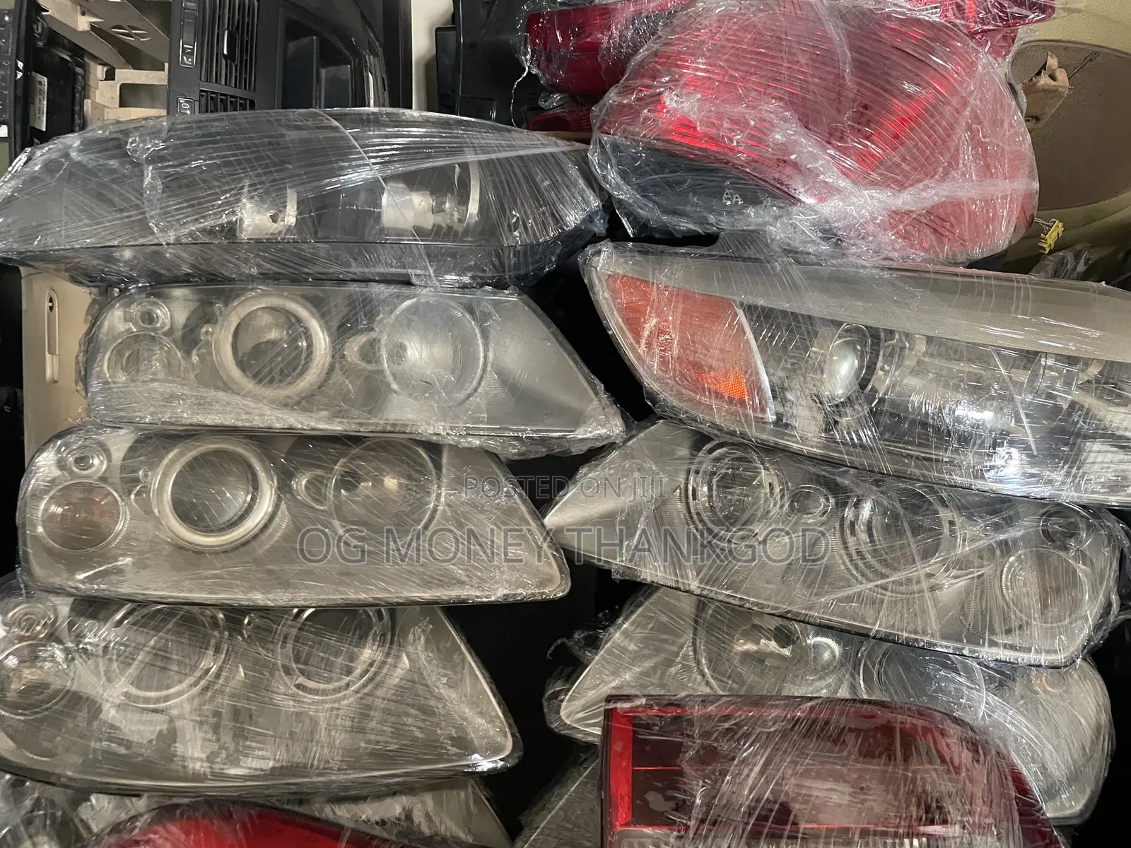 Headlights for Volkswagen Touareg 2004 2008 Available