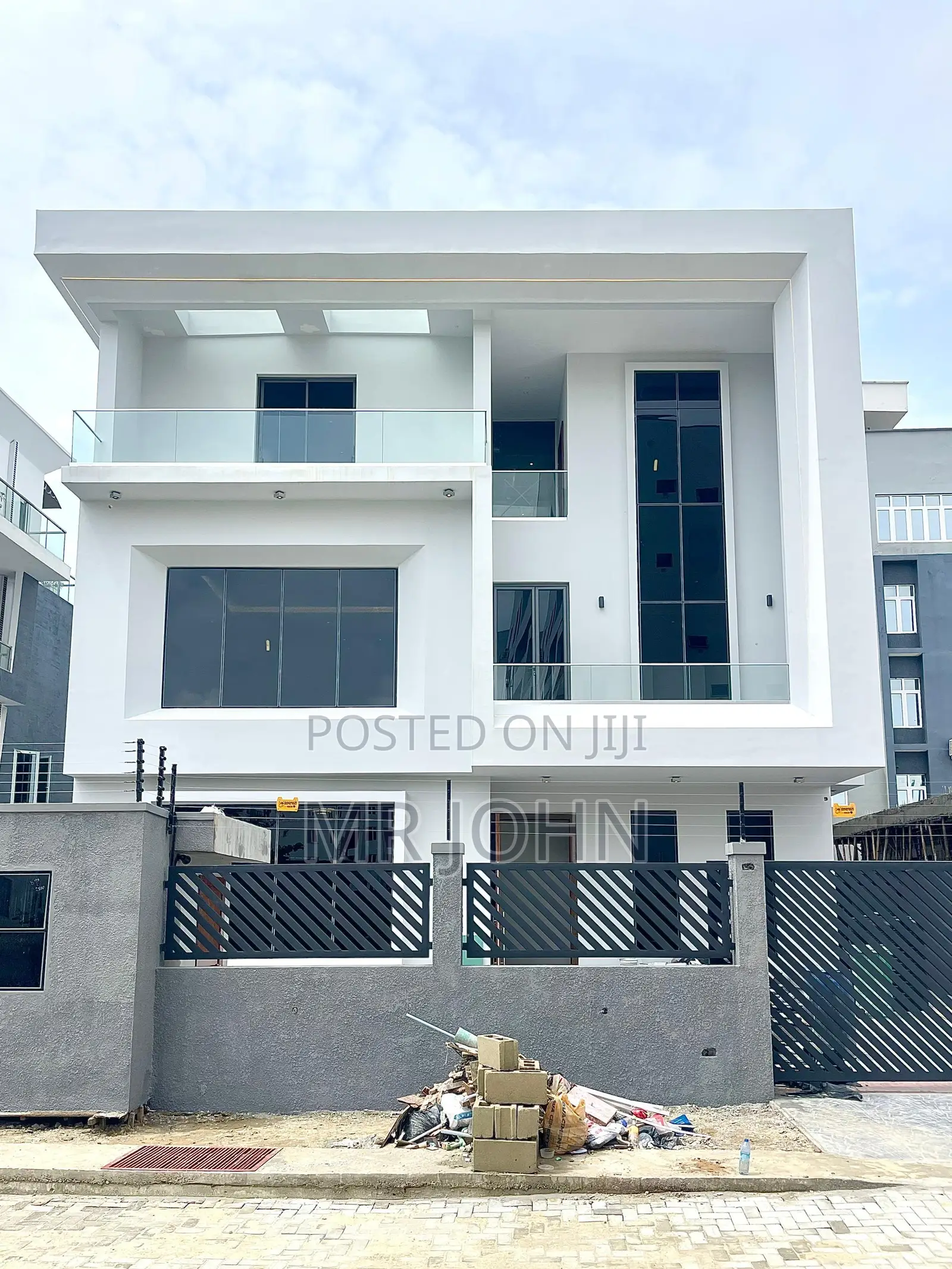 5bdrm Mansion in *📍Oligarch Bj Pr, Ikoyi for sale