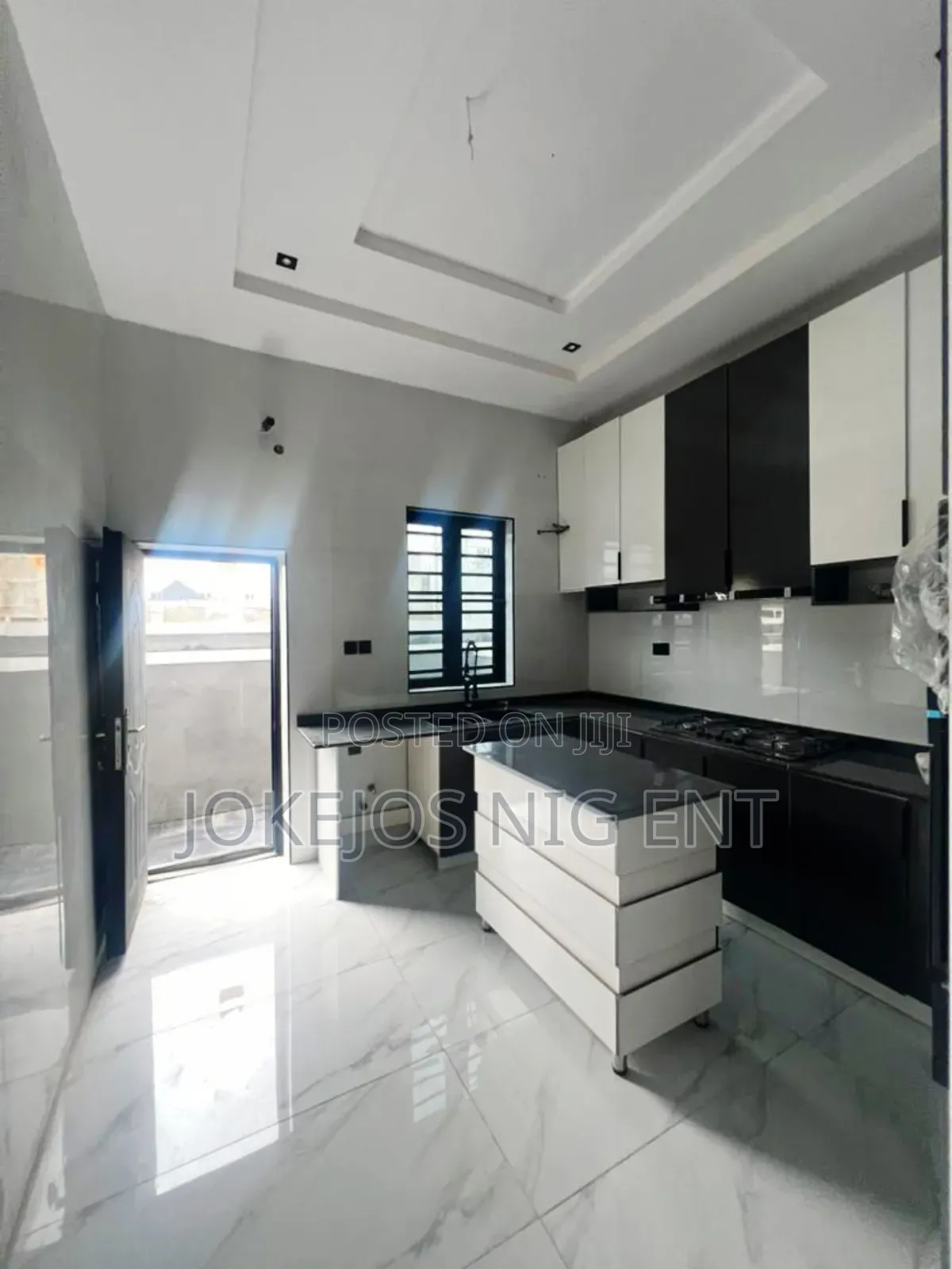 4bdrm Townhouse/Terrace in Ikota Gra for sale