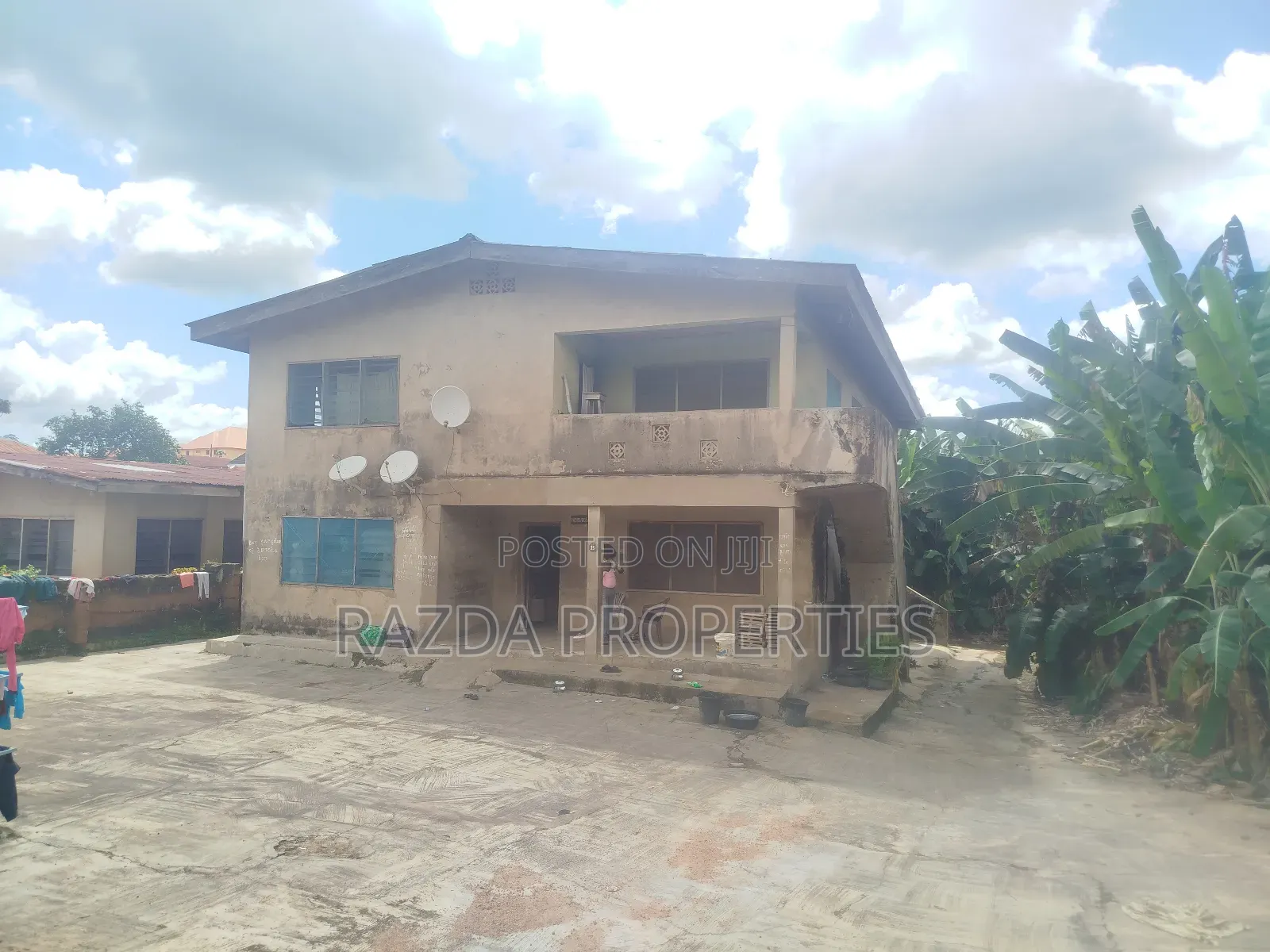 16bdrm House in Mbabi Mbayo, Ife for sale