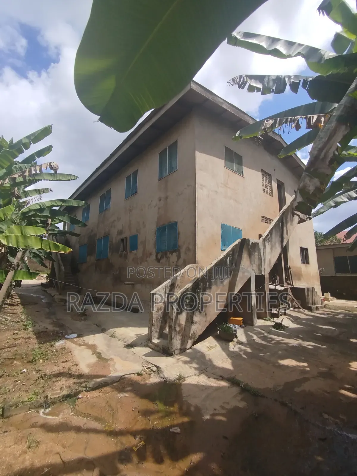 16bdrm House in Mbabi Mbayo, Ife for sale