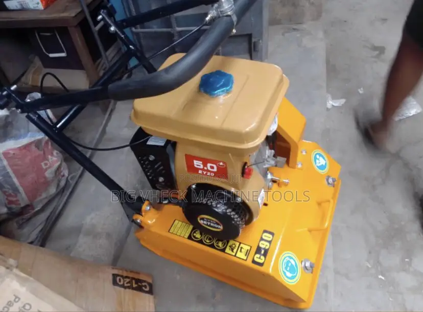 C90 Plate Compactor With Robin Engine