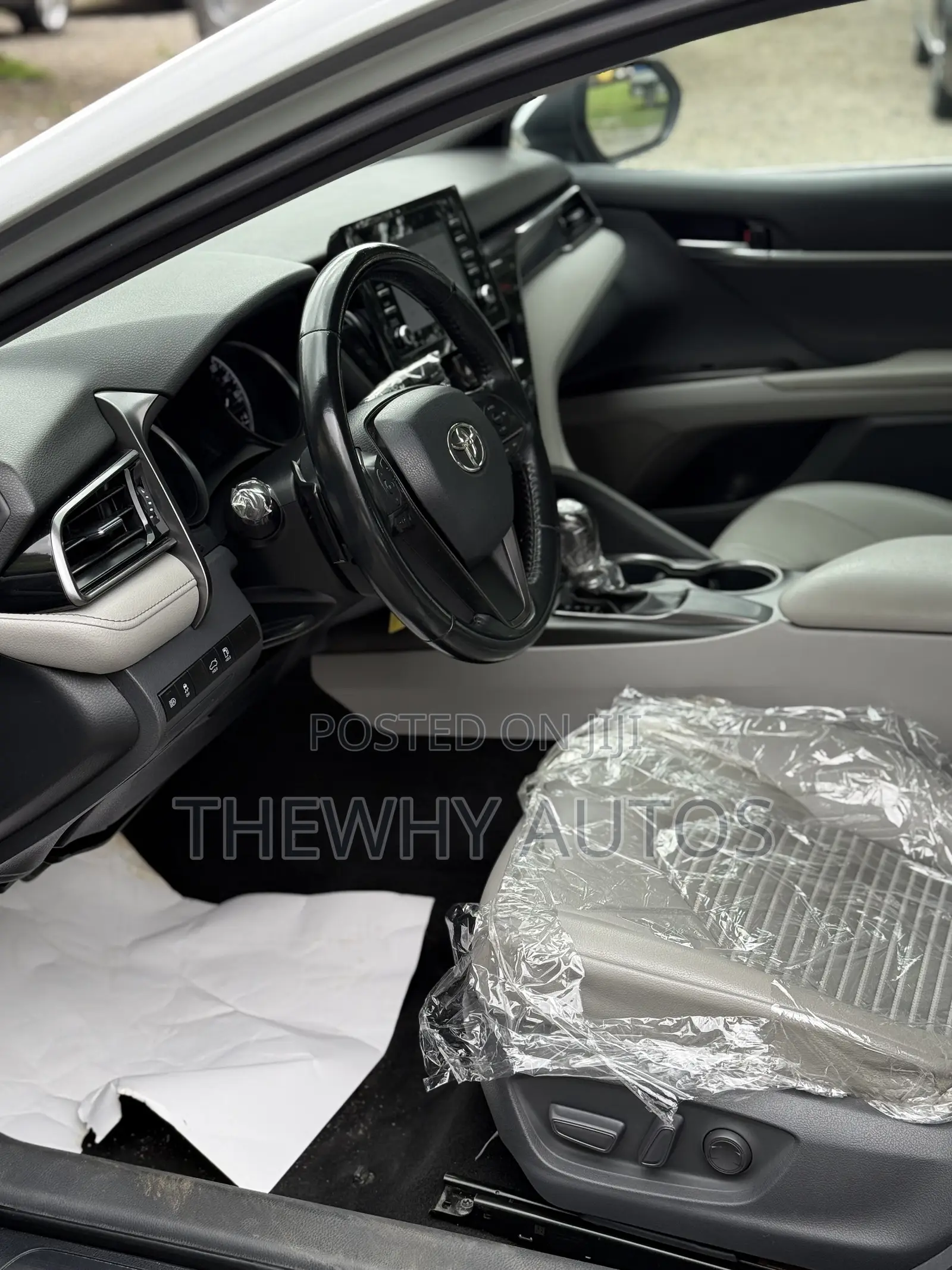 Toyota Camry SE 2021 Silver