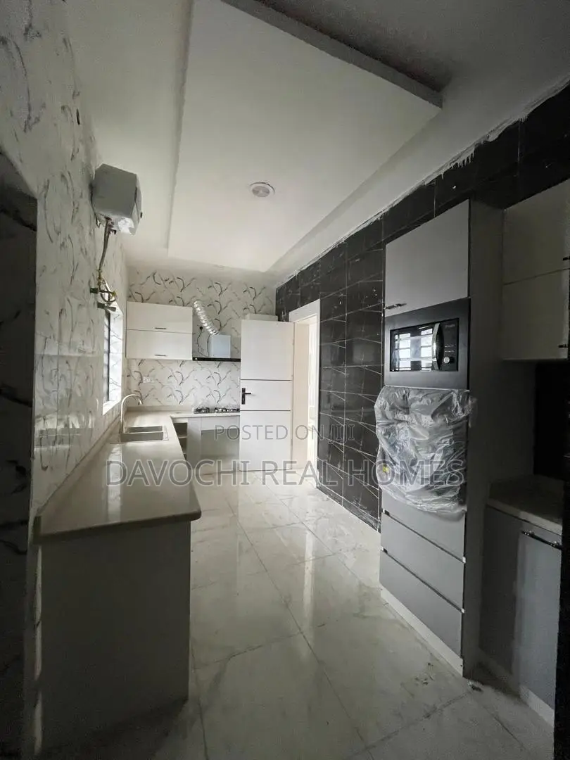 4bdrm Duplex in Ikota for rent