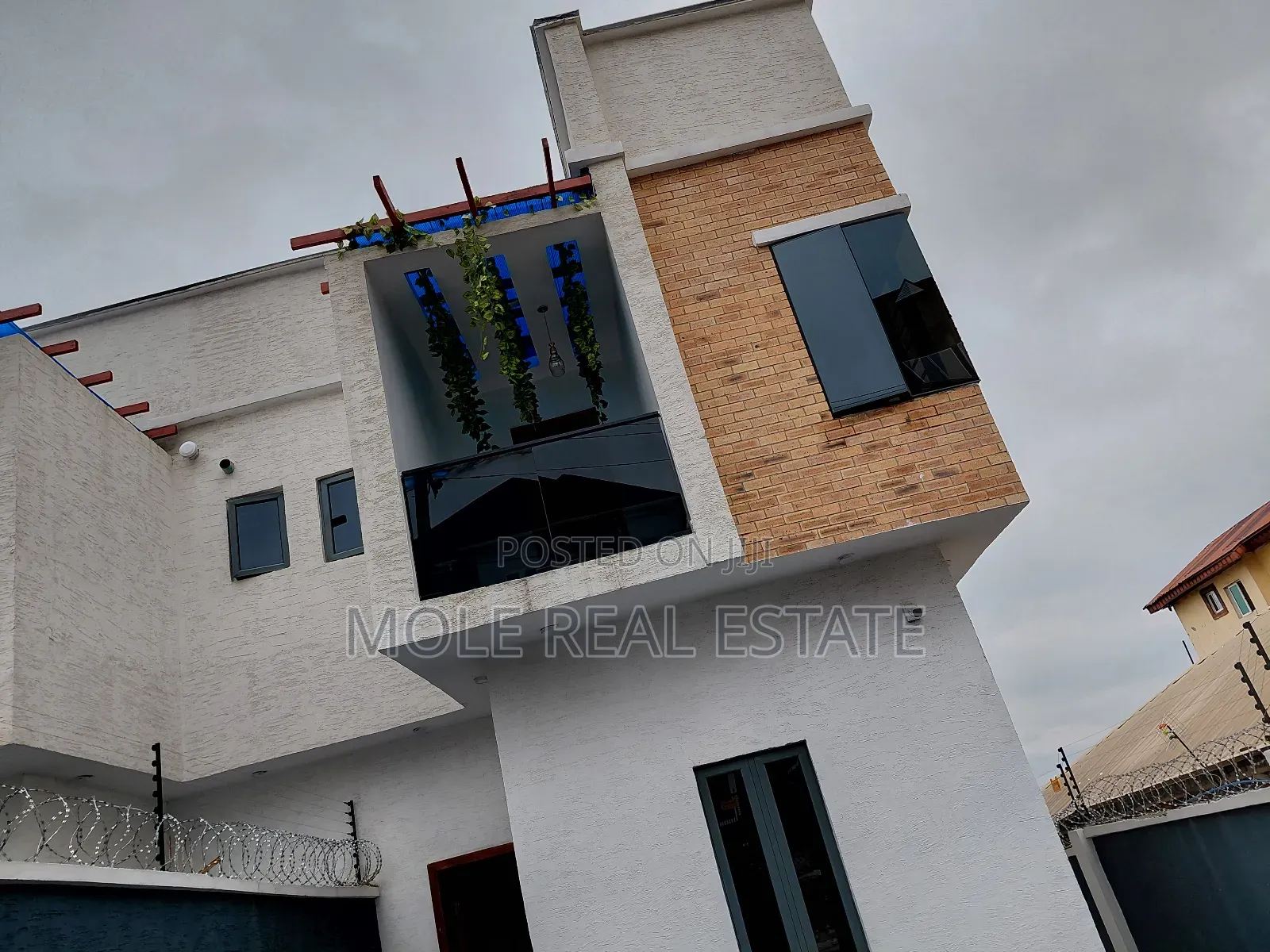 Furnished 5bdrm Duplex in Leki Phase 1 for sale