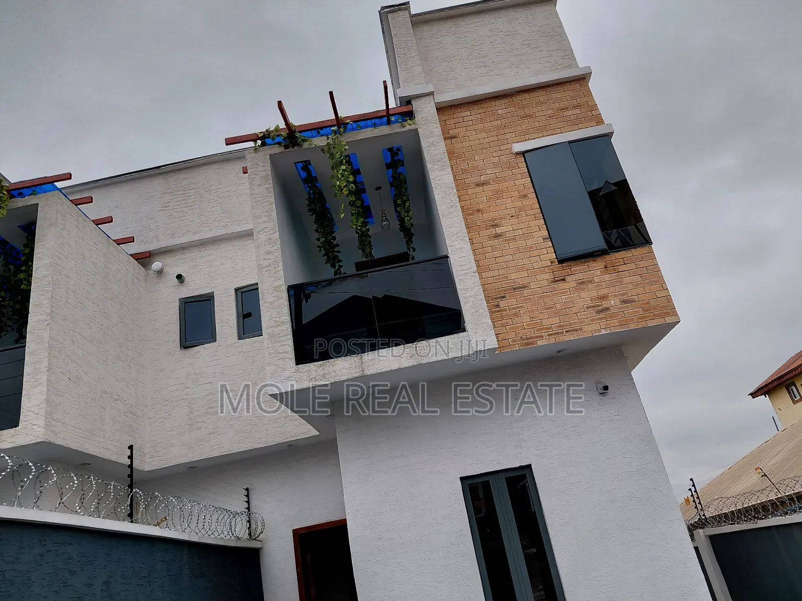 Furnished 5bdrm Duplex in Leki Phase 1 for sale
