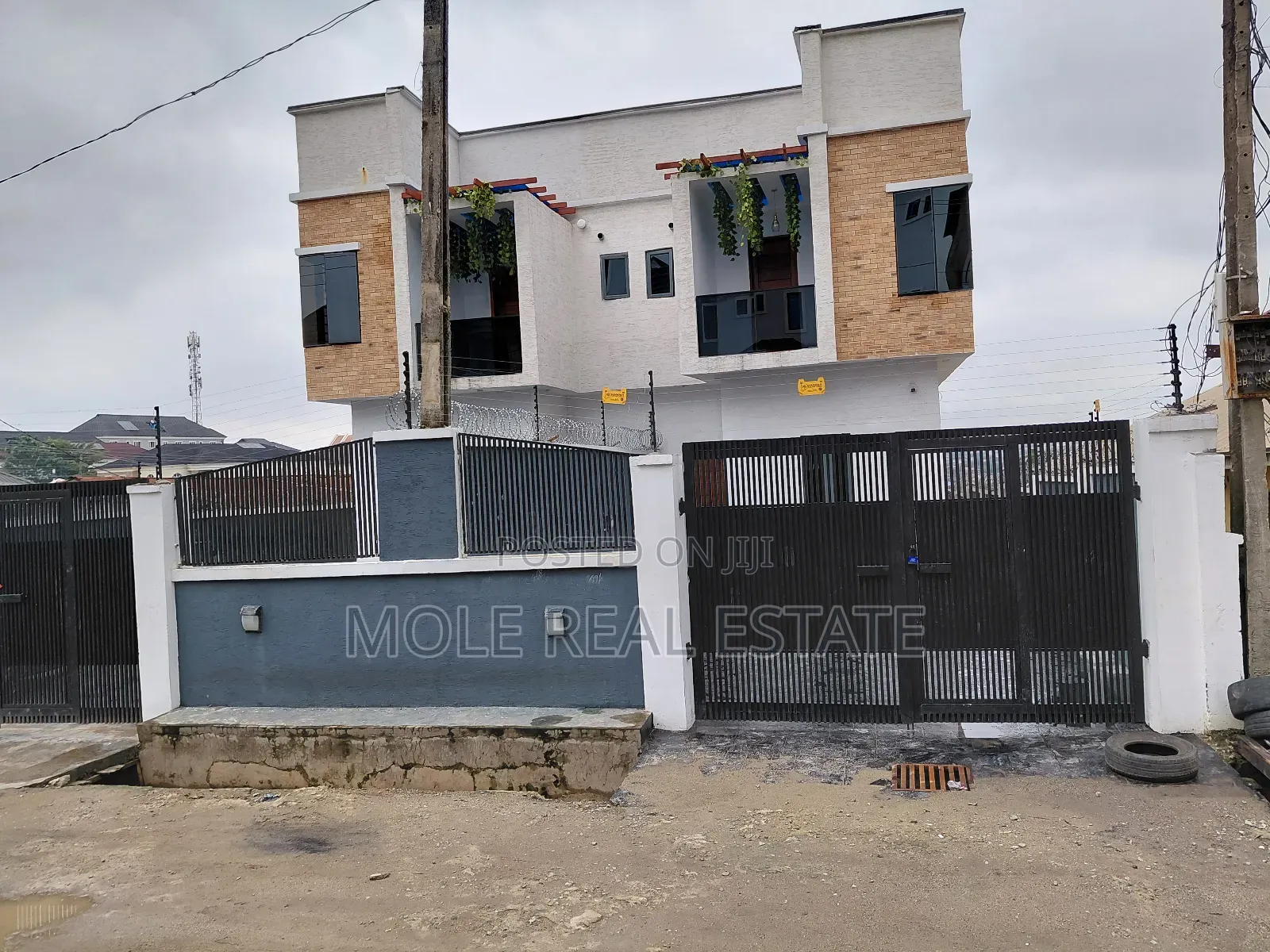Furnished 5bdrm Duplex in Leki Phase 1 for sale