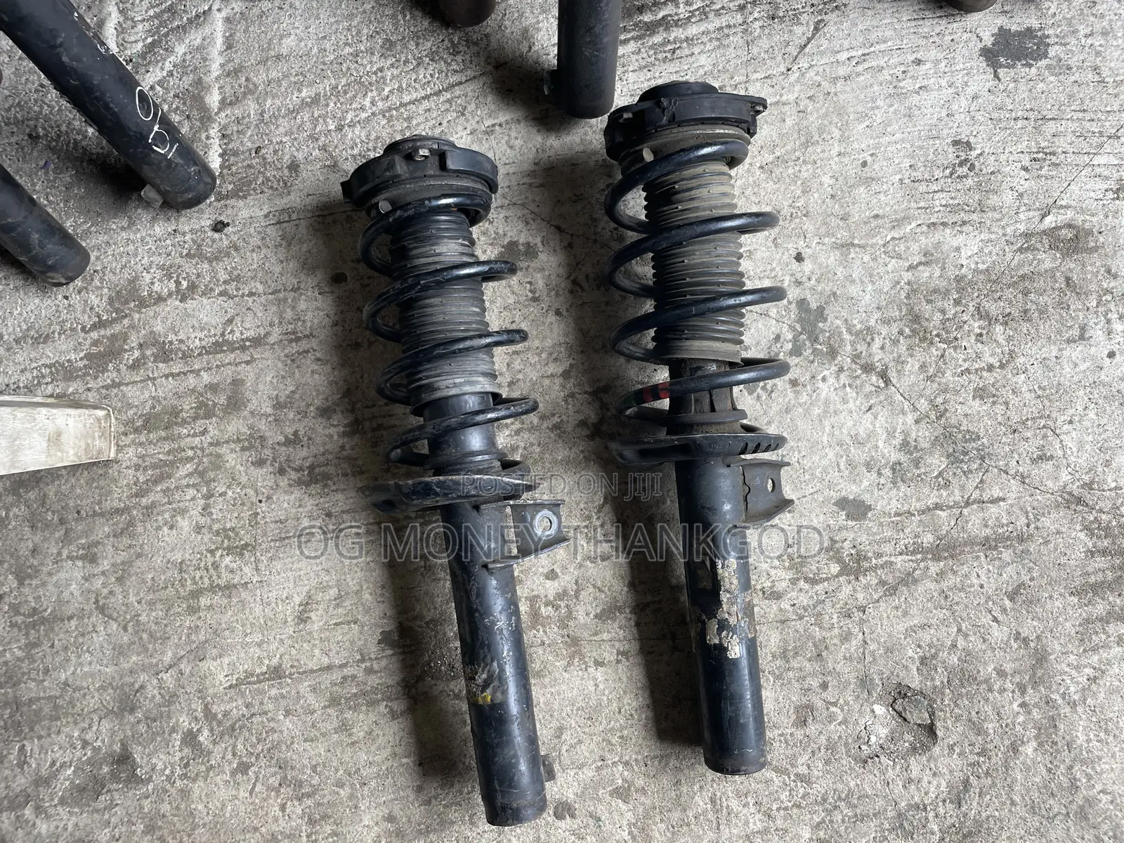 Front Shock Volkswagen Passat Jetta Golf 2010
