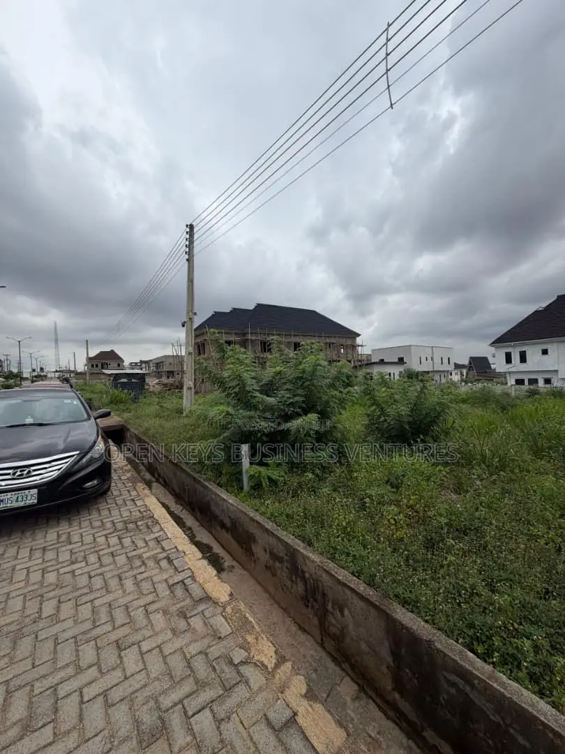 500sqm Land in an Estate