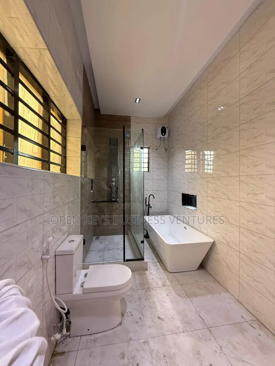 Furnished 4bdrm Duplex in Carlton Gate, Akobo for sale