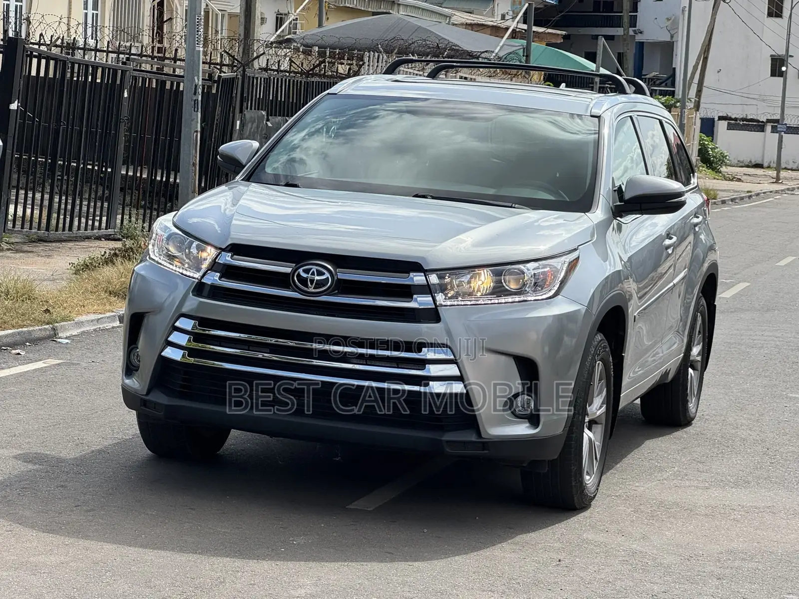 Toyota Highlander XLE 4x4 V6 (3.5L 6cyl 8A) 2018 Silver