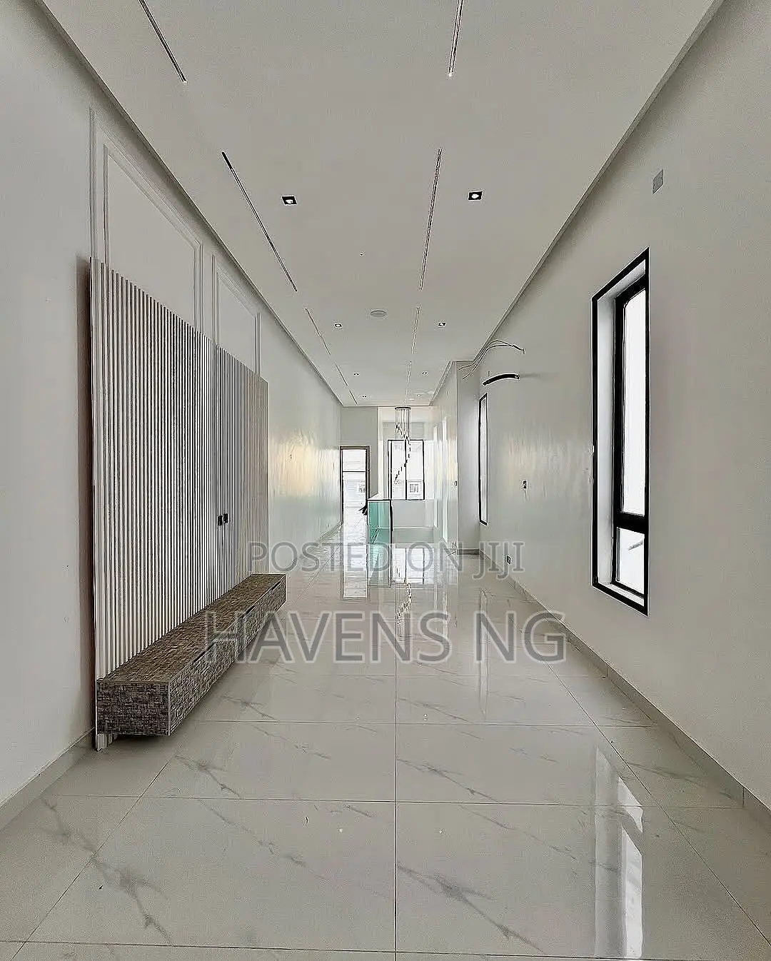 5bdrm Duplex in Ikota for sale