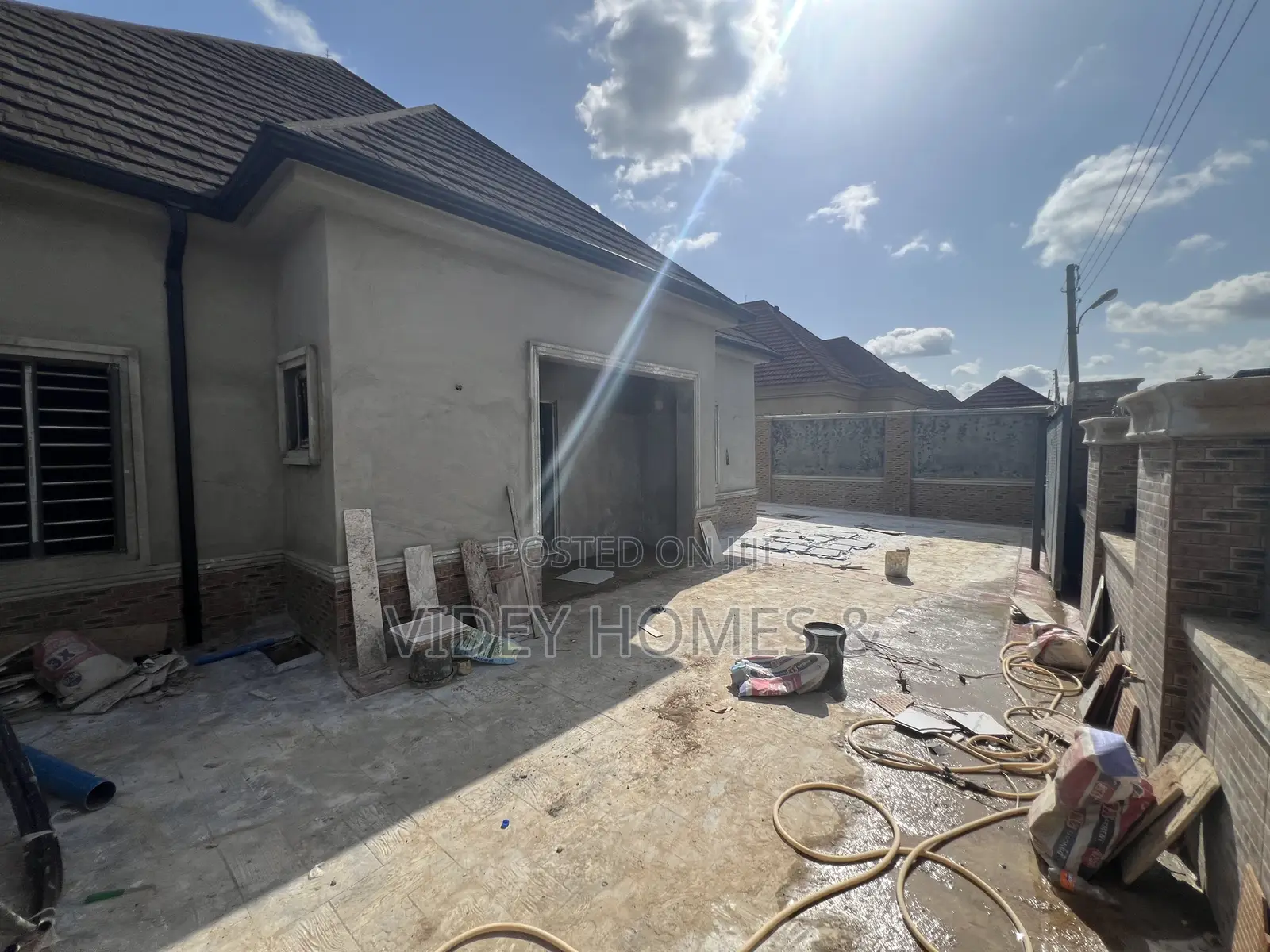 4bdrm Bungalow in Sungold Estate, Abuja (FCT) for rent