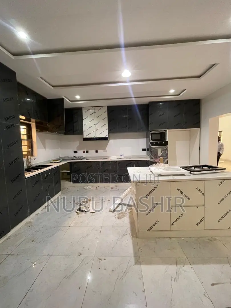 Furnished 4bdrm Duplex in Oluyole for sale