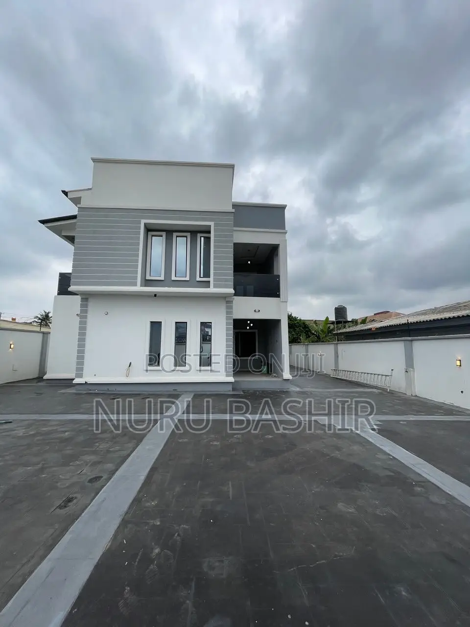 Furnished 4bdrm Duplex in Oluyole for sale