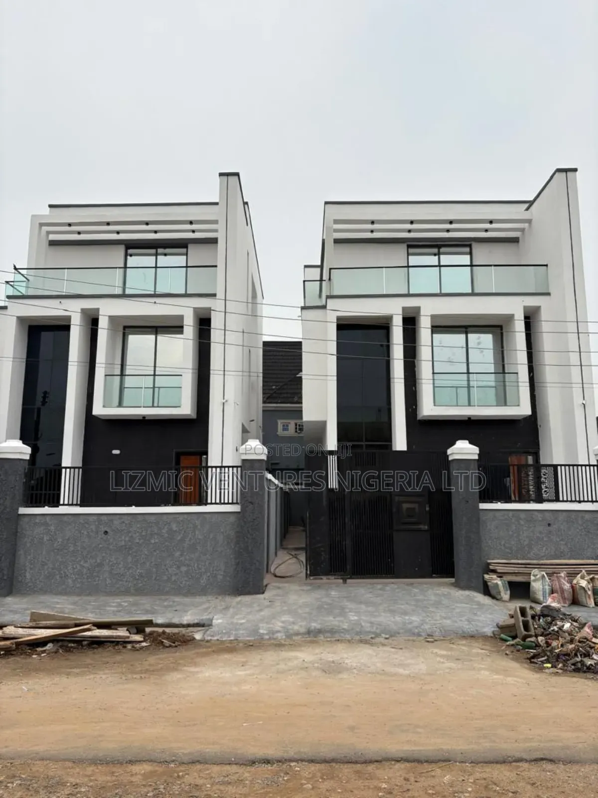Furnished 5bdrm Duplex in Diamond Estate, Ipaja for sale