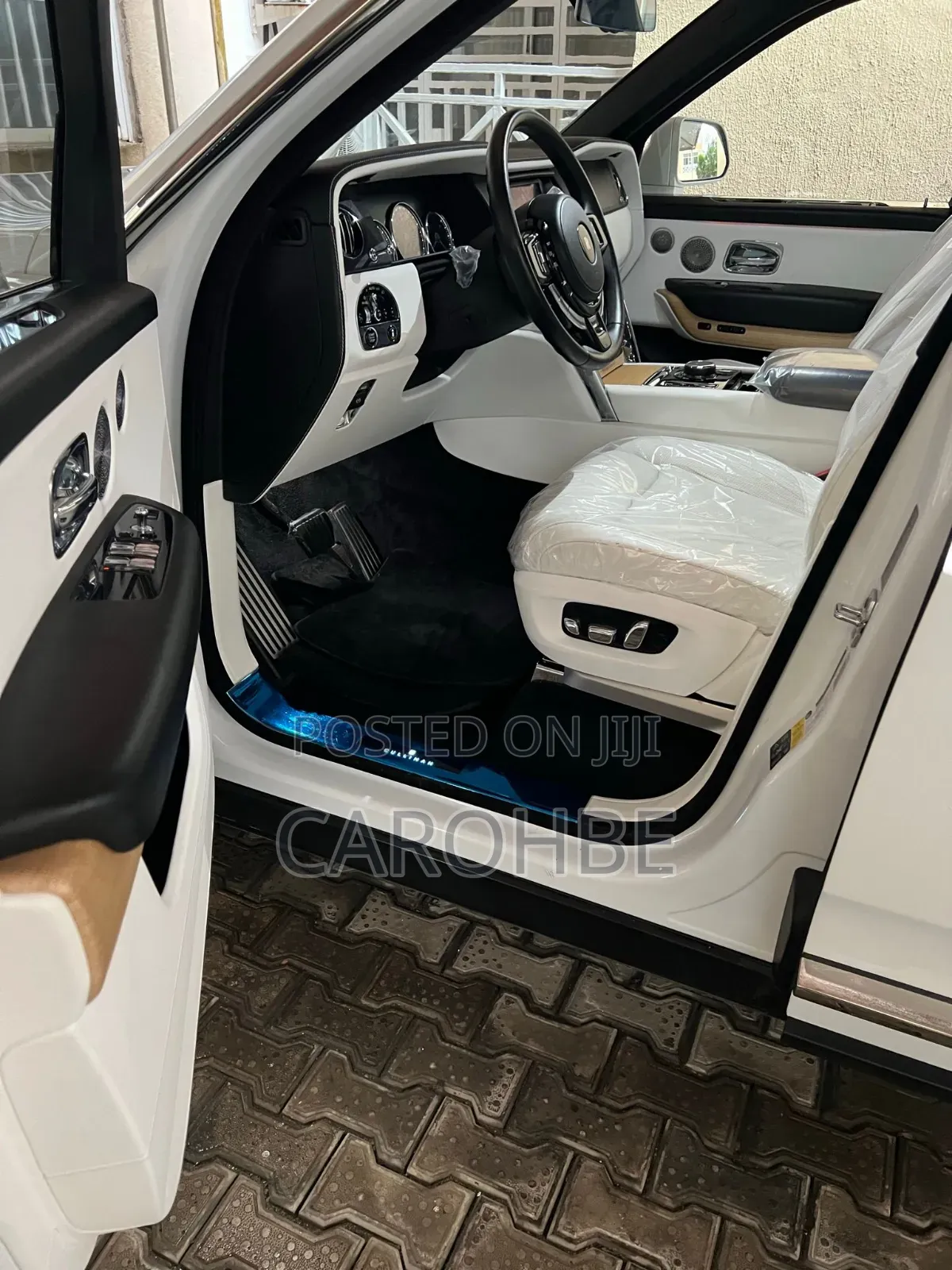 Rolls-Royce Cullinan Base 2019 White