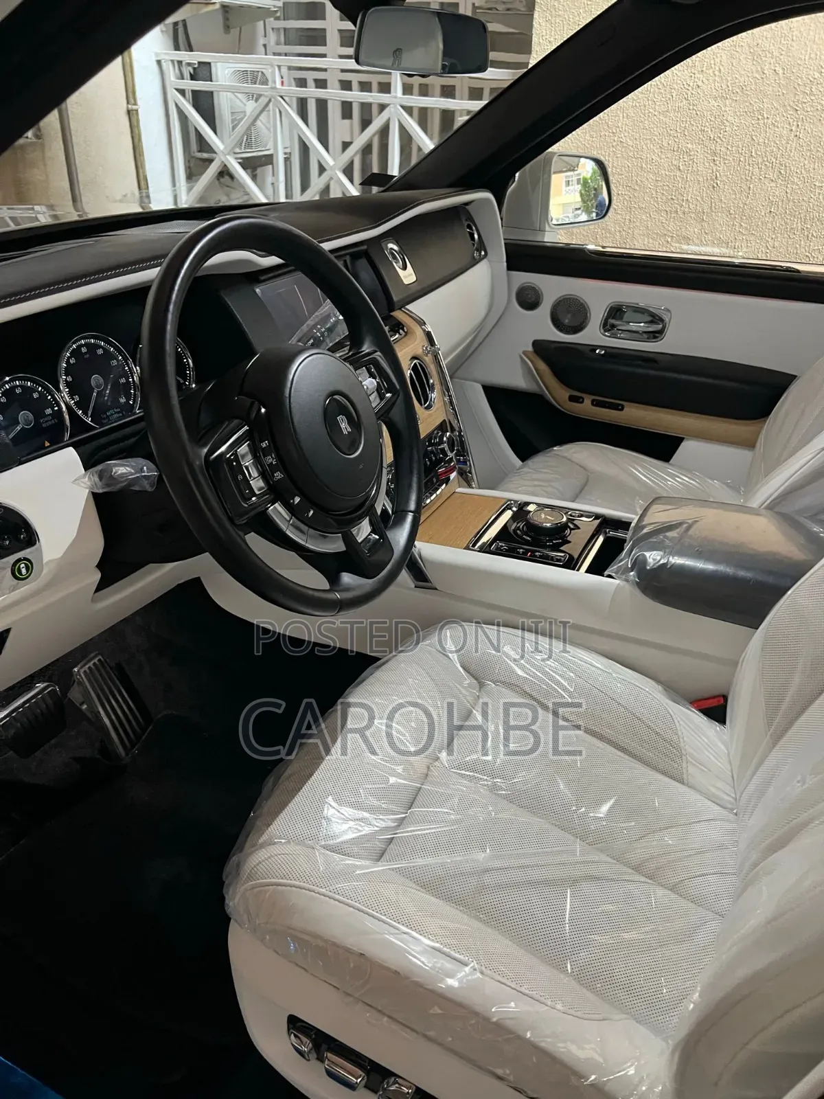 Rolls-Royce Cullinan Base 2019 White