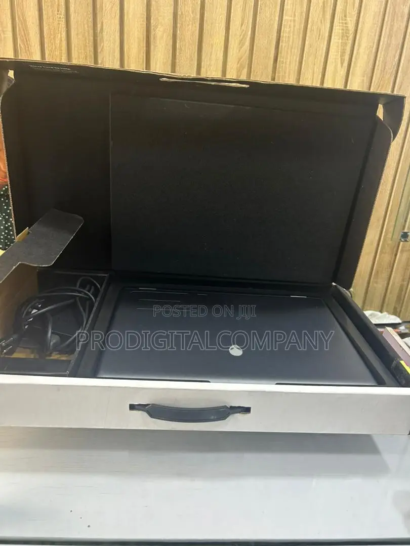 Laptop Dell Alienware M16 R2 16GB Intel Core Ultra 7 SSD 1T