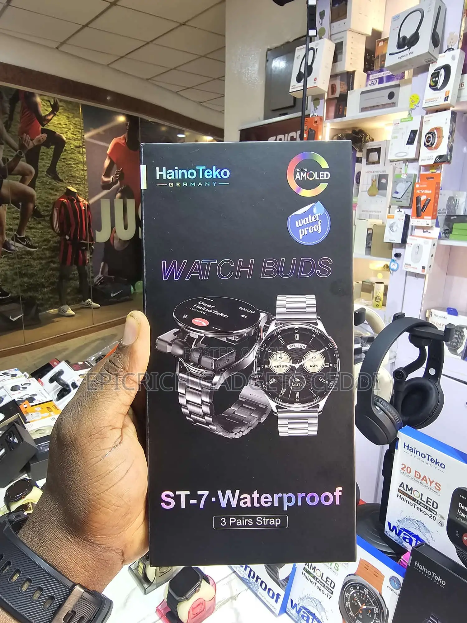 Hainoteko St-7 Waterproof Smartwatch With Earbuds.