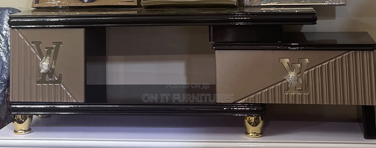 Sleek. Smart. Space-Saving – 1.2m Extendable Tv Stand! 