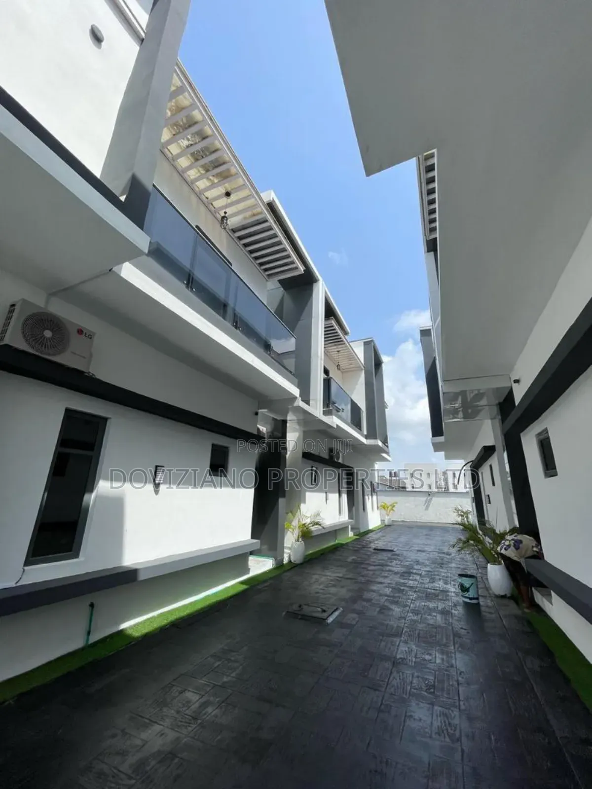 4bdrm Duplex in Ajah for sale