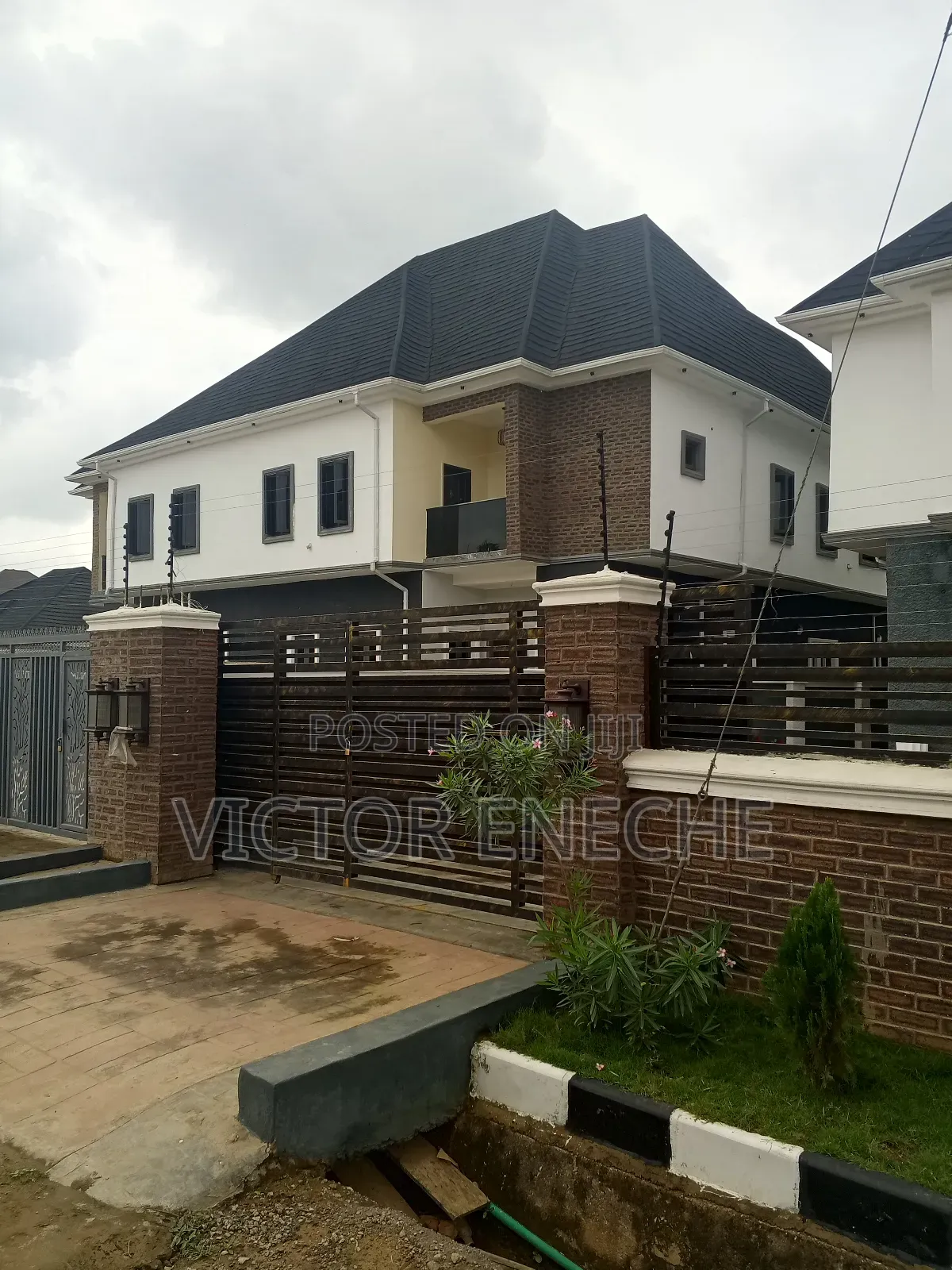 4bdrm Duplex in Gwarinpa for sale