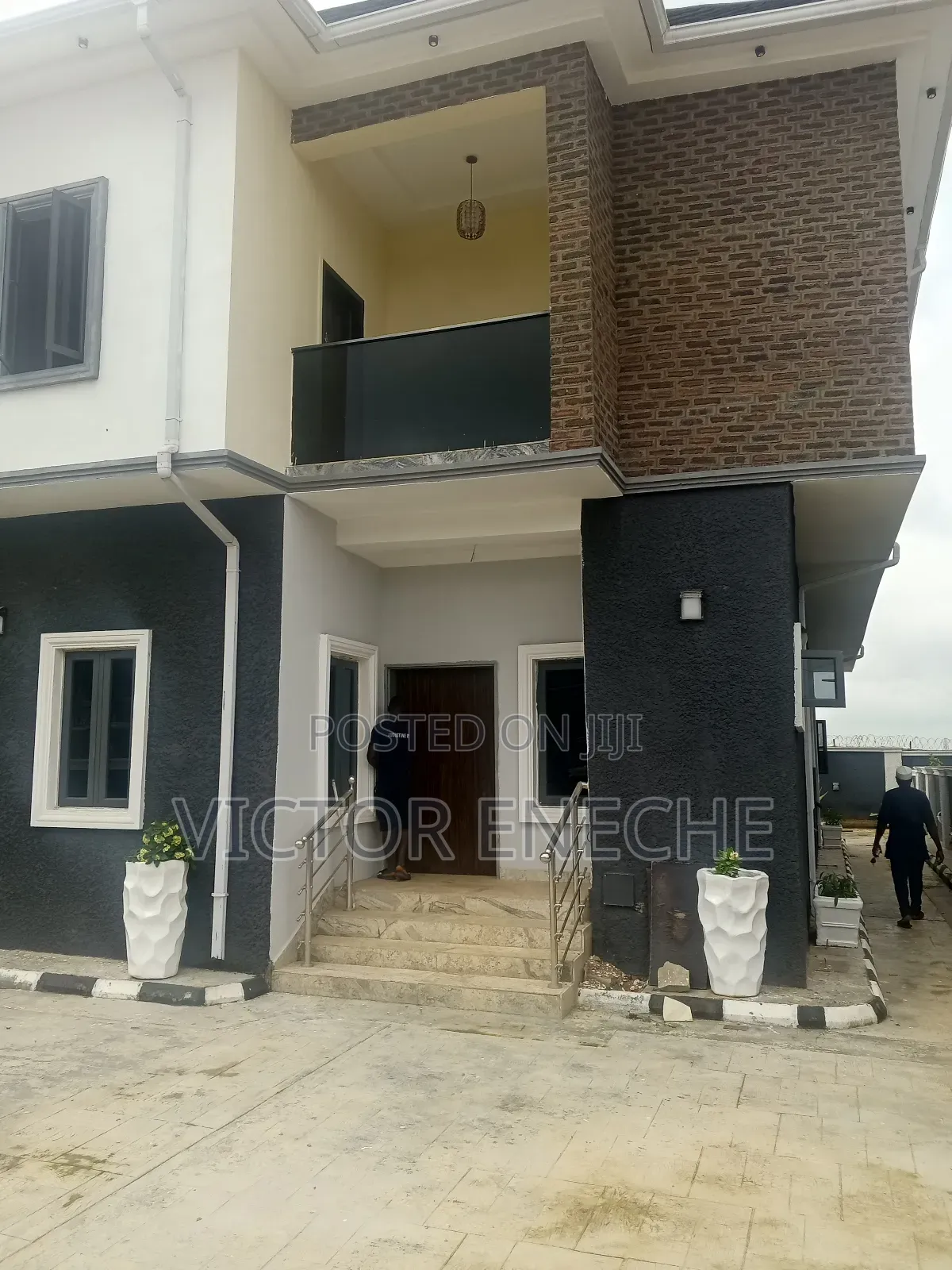 4bdrm Duplex in Gwarinpa for sale