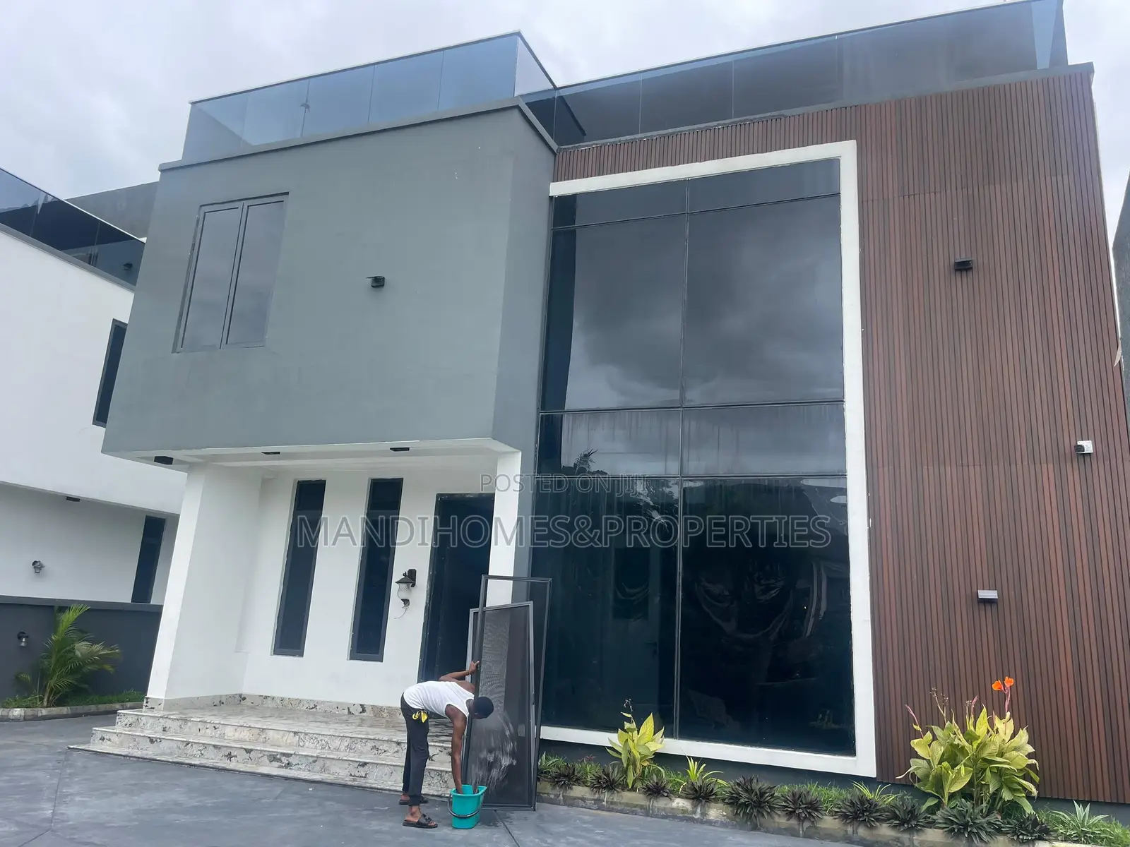 5bdrm Duplex in Royal Garden Estate, Ajah for sale