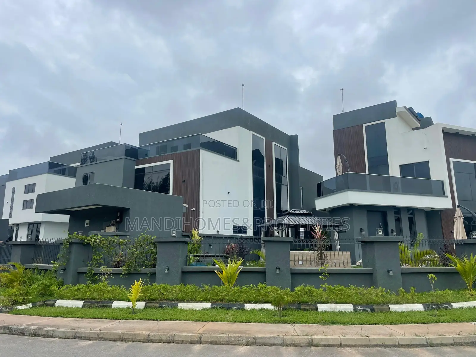 5bdrm Duplex in Royal Garden Estate, Ajah for sale