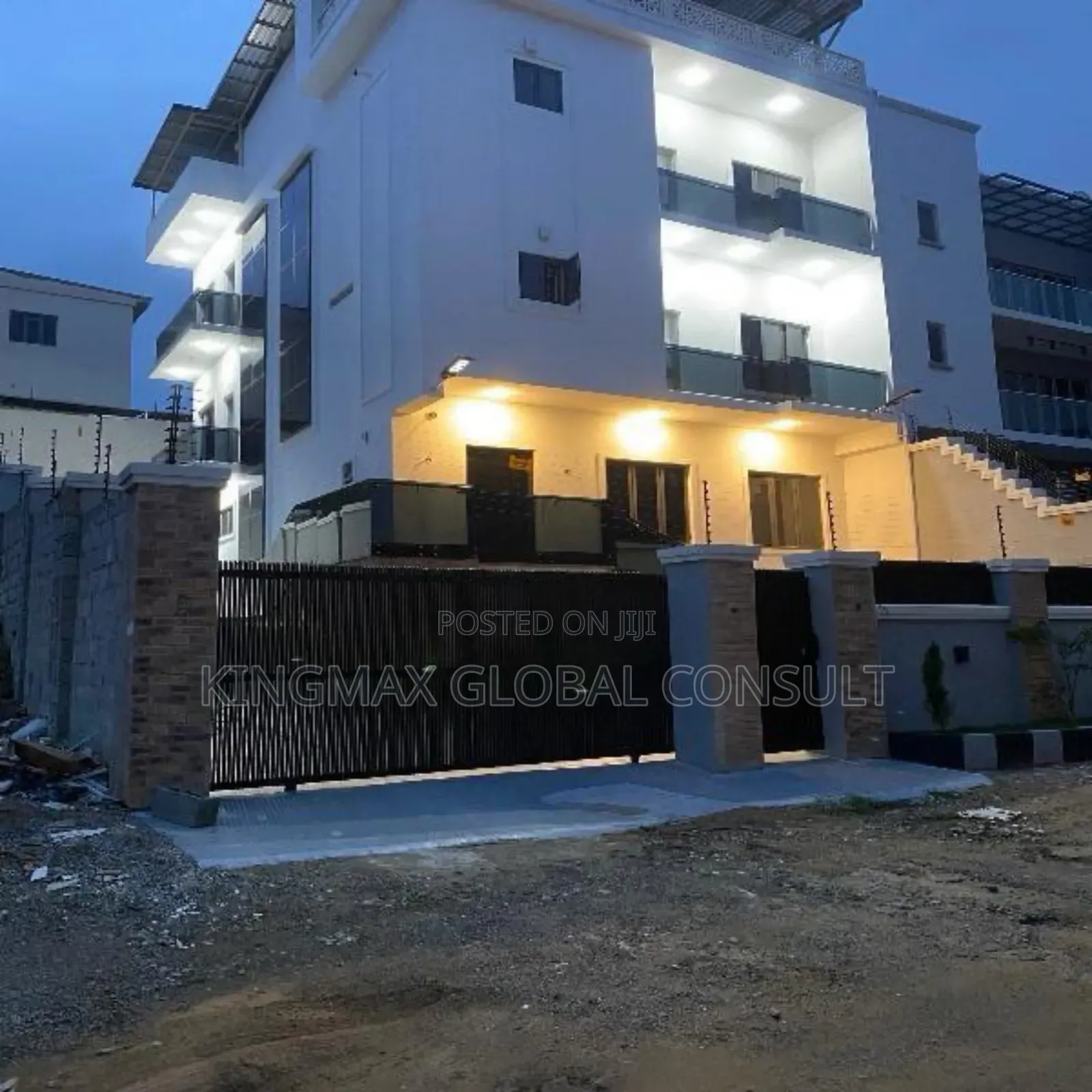 5bdrm Duplex in Guzape District for sale