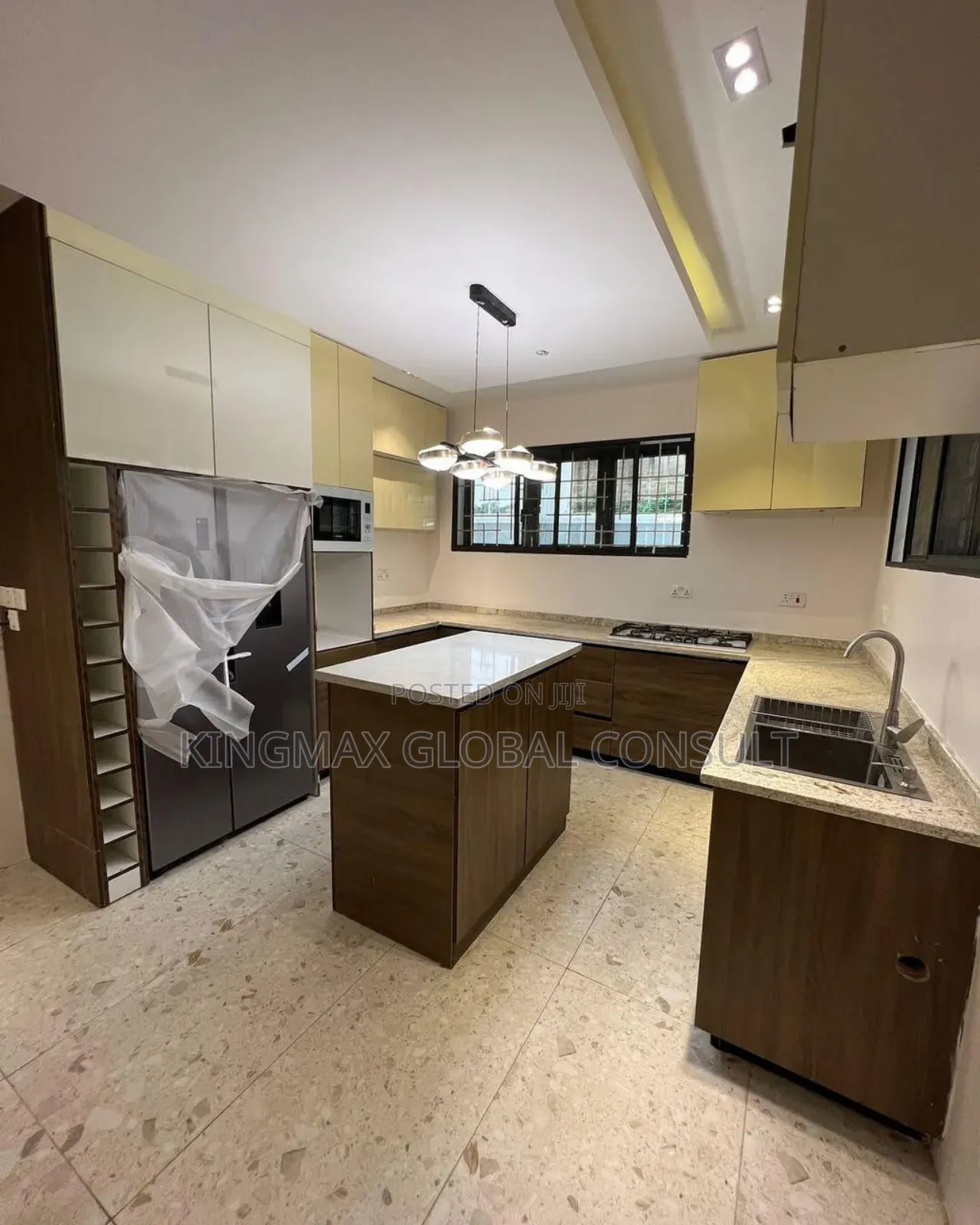 5bdrm Duplex in Guzape District for sale