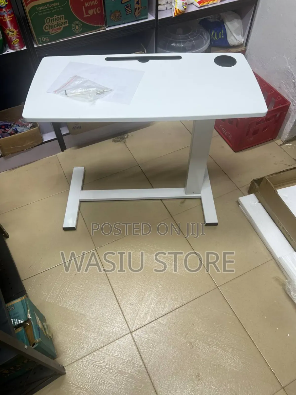 Adjustable Laptop Table With Lever (With Wheels)
