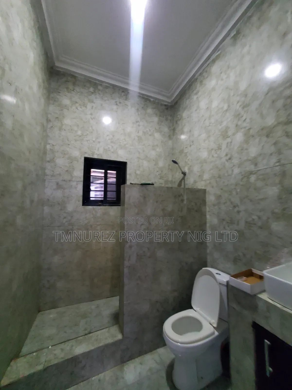 Studio Apartment in Chevron Estate for rent