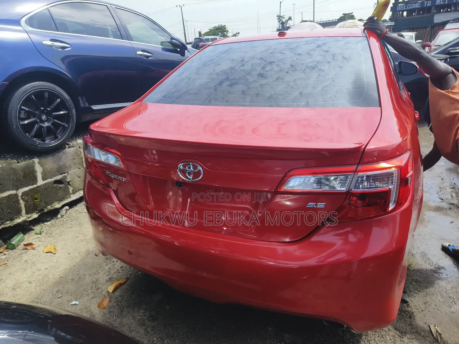 Toyota Camry SE 4dr Sedan (2.5L 4cyl 6A) 2013 Red