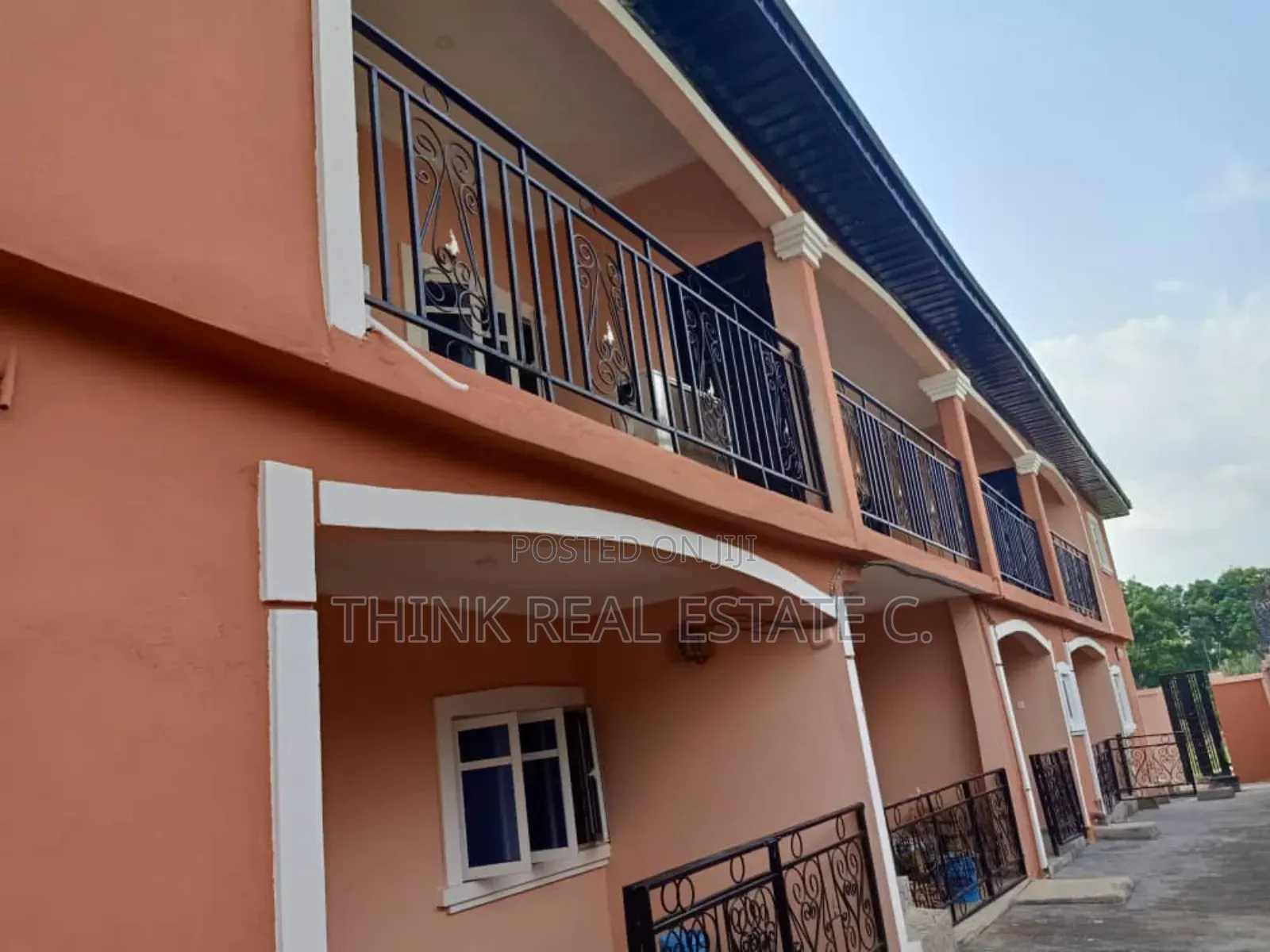 2bdrm Block of Flats in Airport Road,Benin for sale