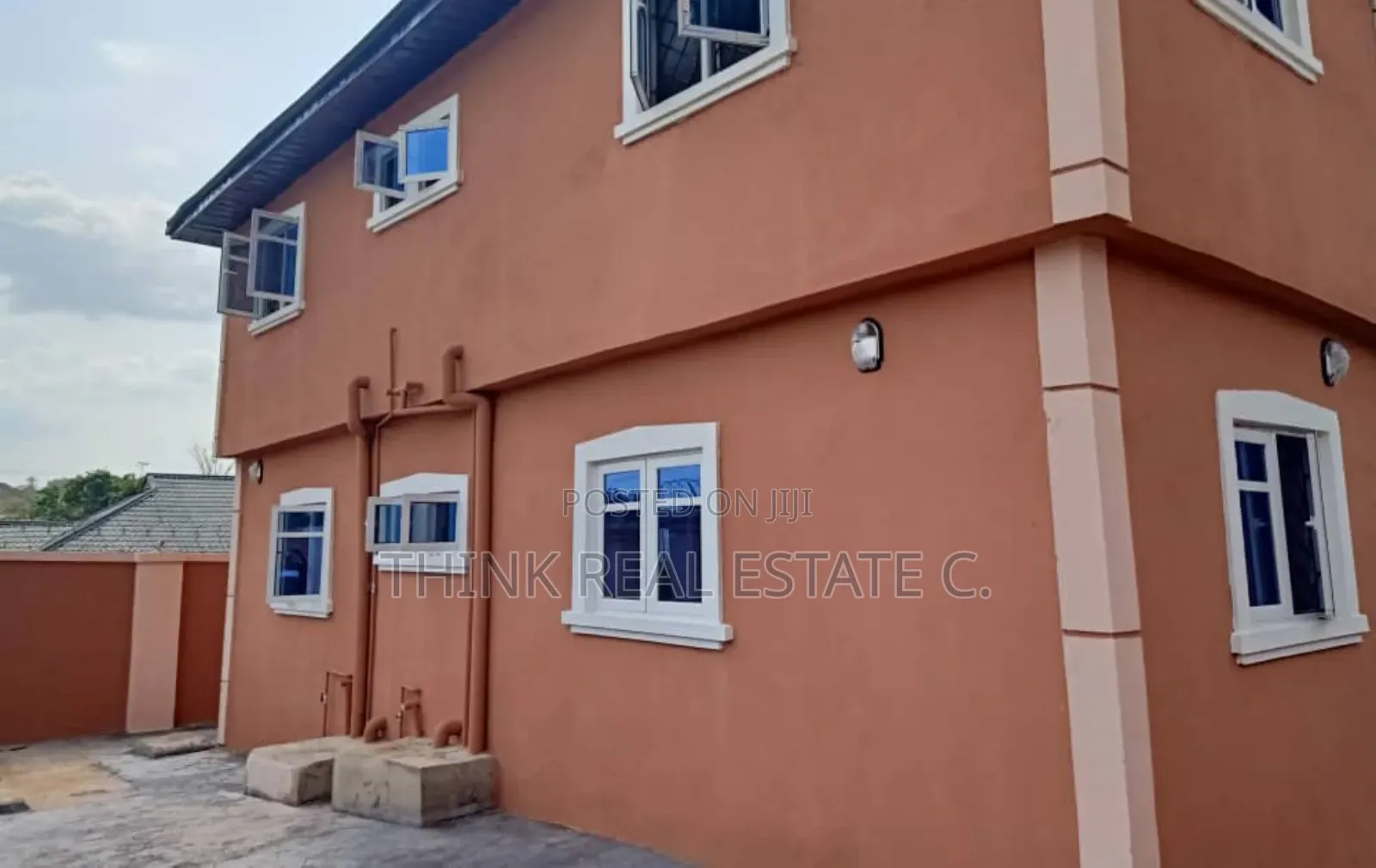 2bdrm Block of Flats in Airport Road,Benin for sale